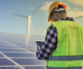 Guardiar-GSAS-man-working-at-solar-power-station